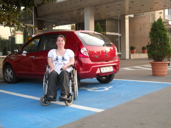 Persoanele cu handicap grav sau accentuat sunt scutite de la plata taxei asupra autoturismelor